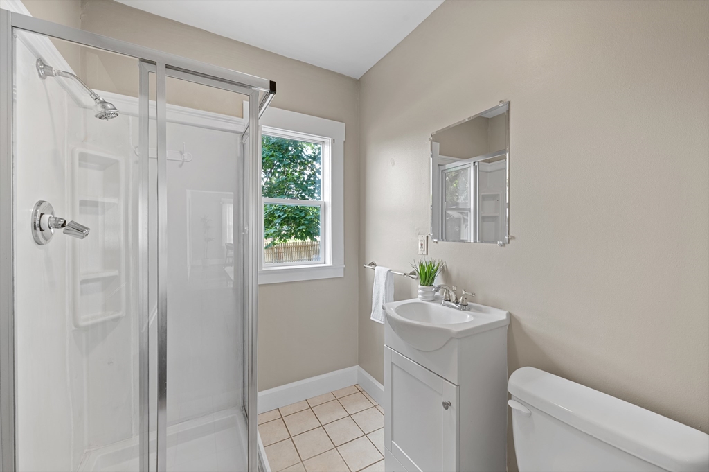 8 Beekman St, Fitchburg