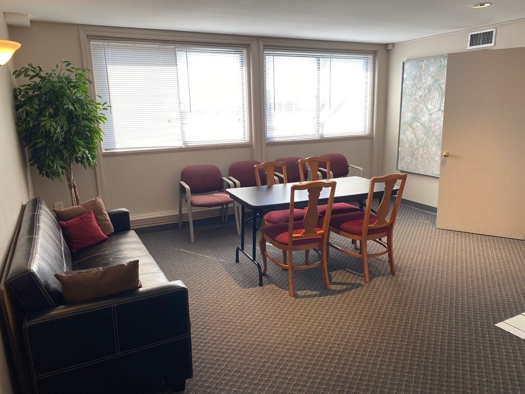 1933 Commonwealth Ave, Brighton