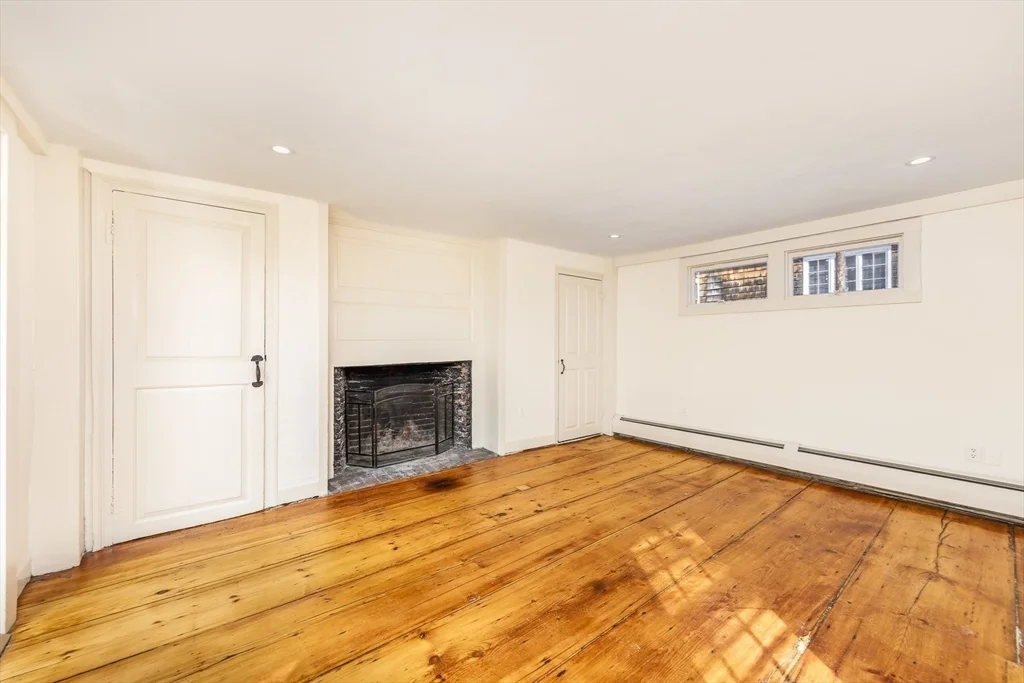 108 Washington St, Old Town