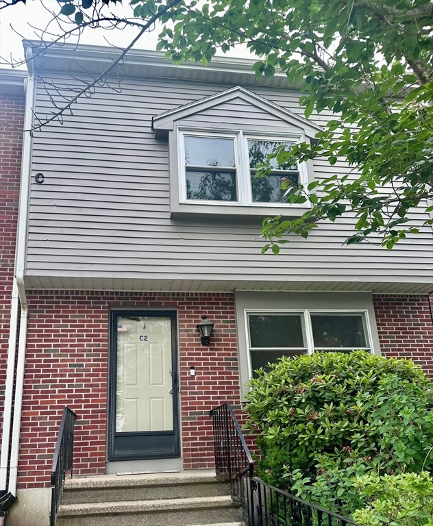 560 Bedford St, Abington