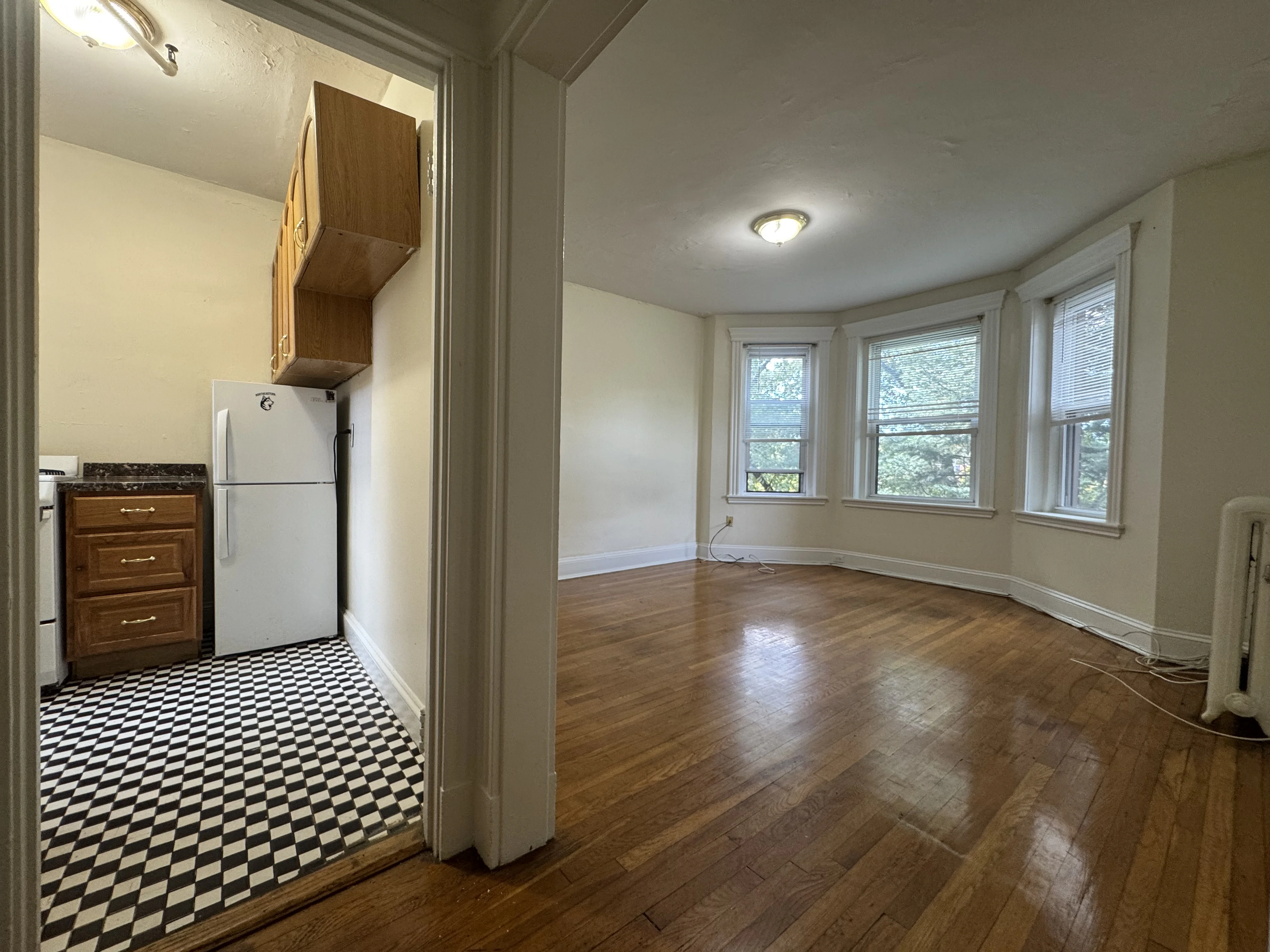 364 Riverway, Mission Hill