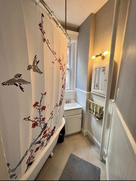 17 Grovenor Rd, Jamaica Plain