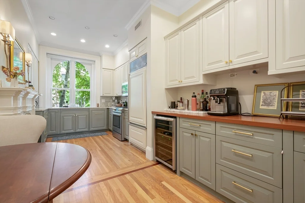 28 Marlborough St, Back Bay