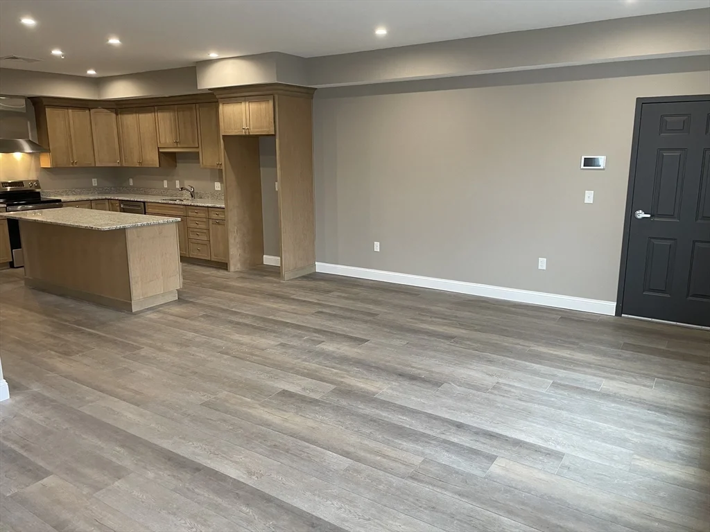 1 Brattle St, North Worcester