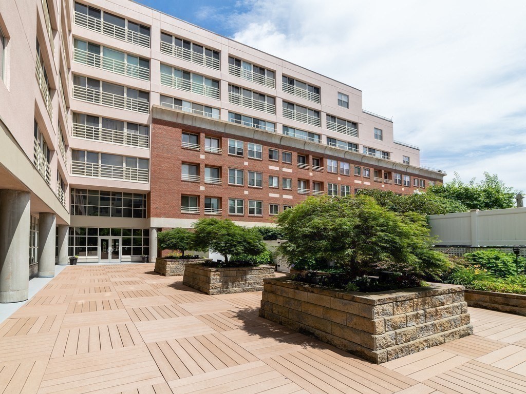 20 Webster St, Coolidge Corner