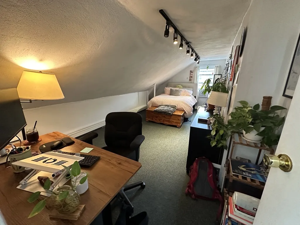 18 Tremont St, The Port