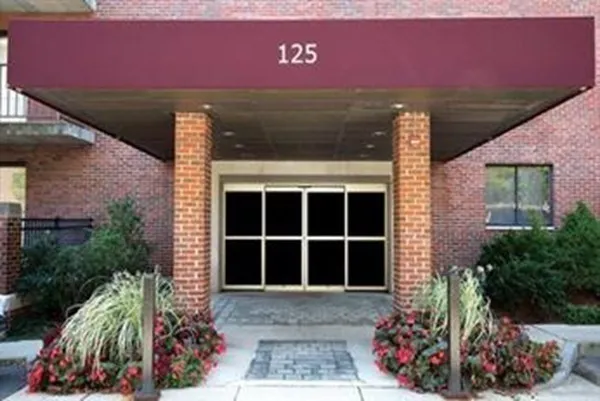 125 Pleasant St, Coolidge Corner