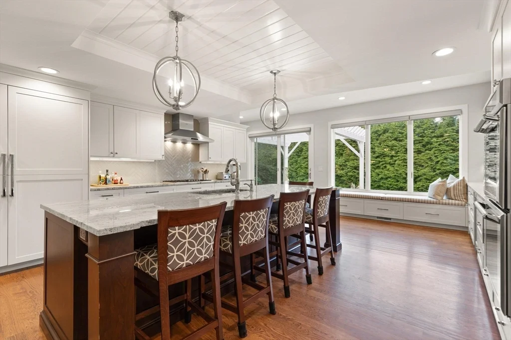 25 Saddle Club Rd, Lexington