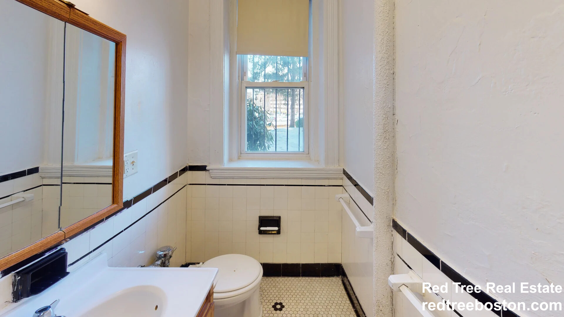 1810 Commonwealth Ave, Brighton