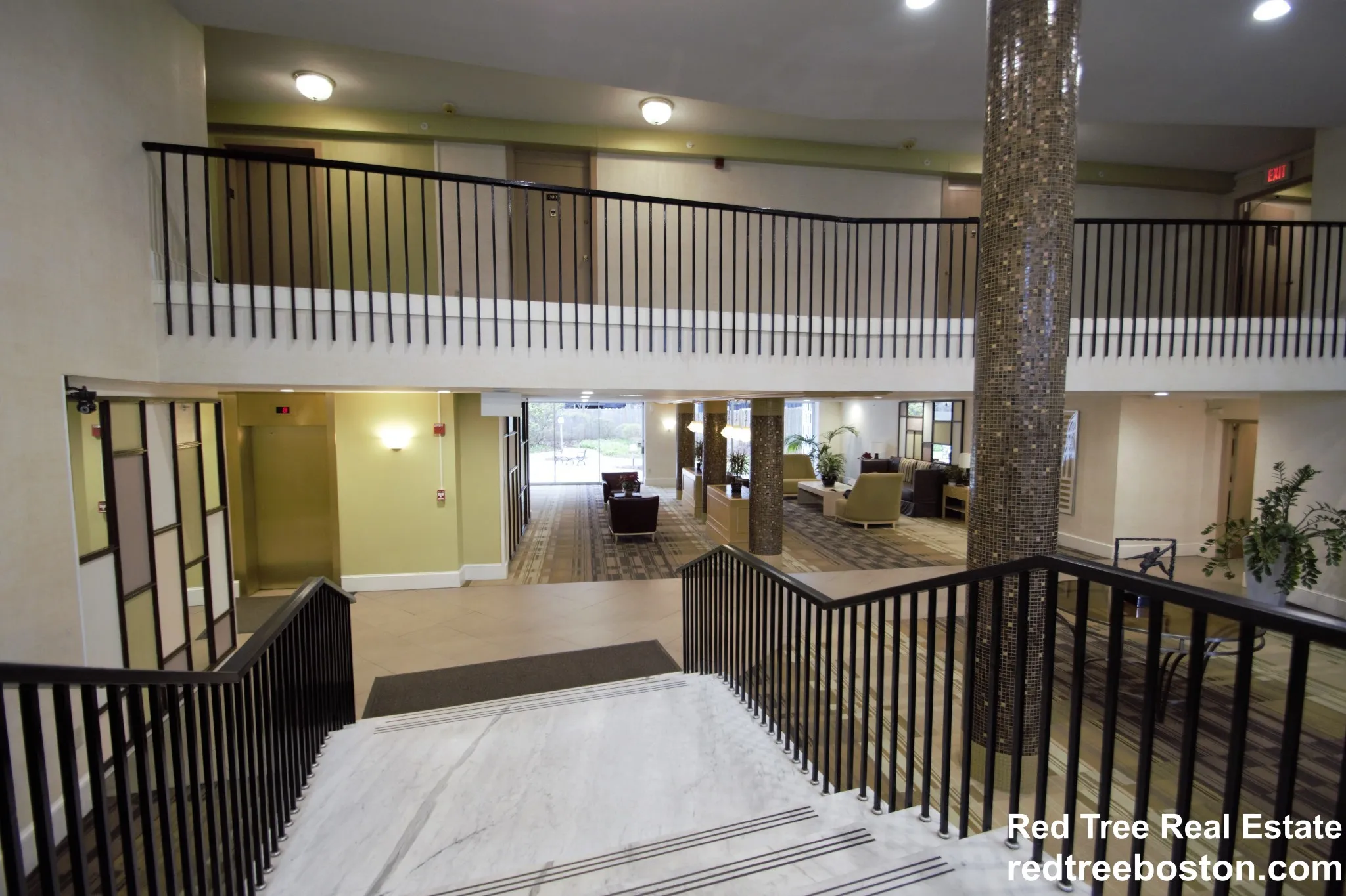 101 Monmouth Ct, Longwood