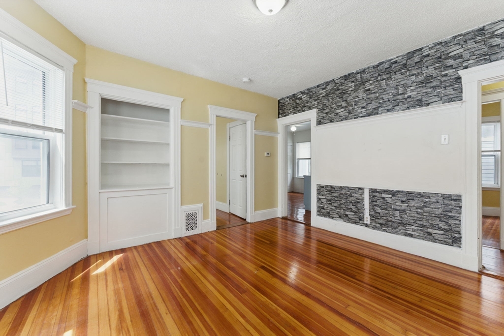 17 Hillsboro, Boston