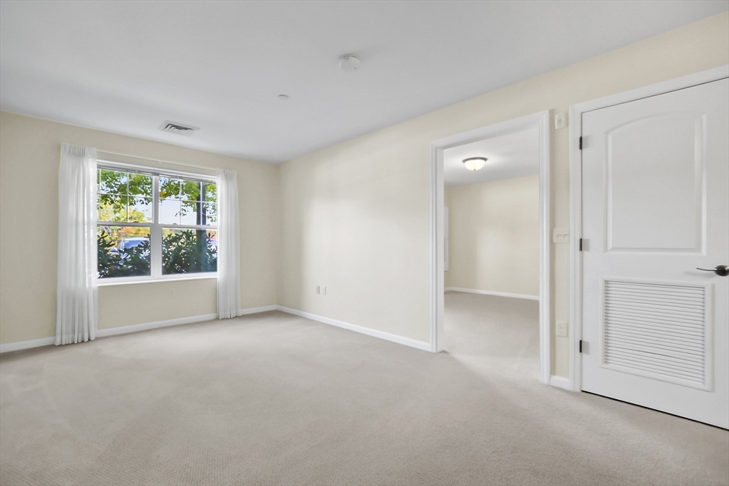 1275 Turnpike St, North Andover