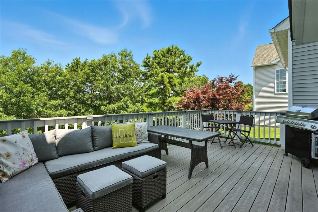 8 Skipping Stone, Plymouth