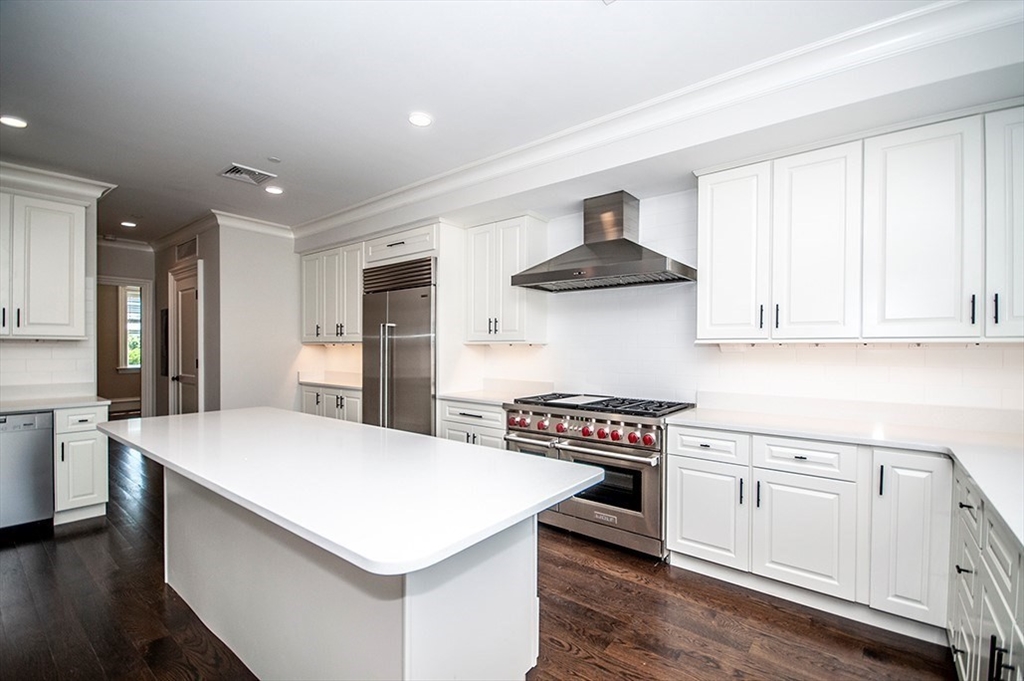 11 Alton Pl, Coolidge Corner