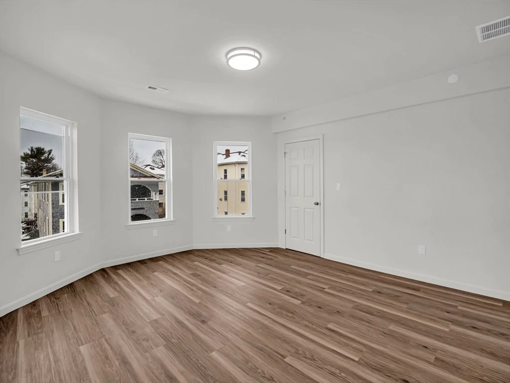 12 Alpine St, Worcester