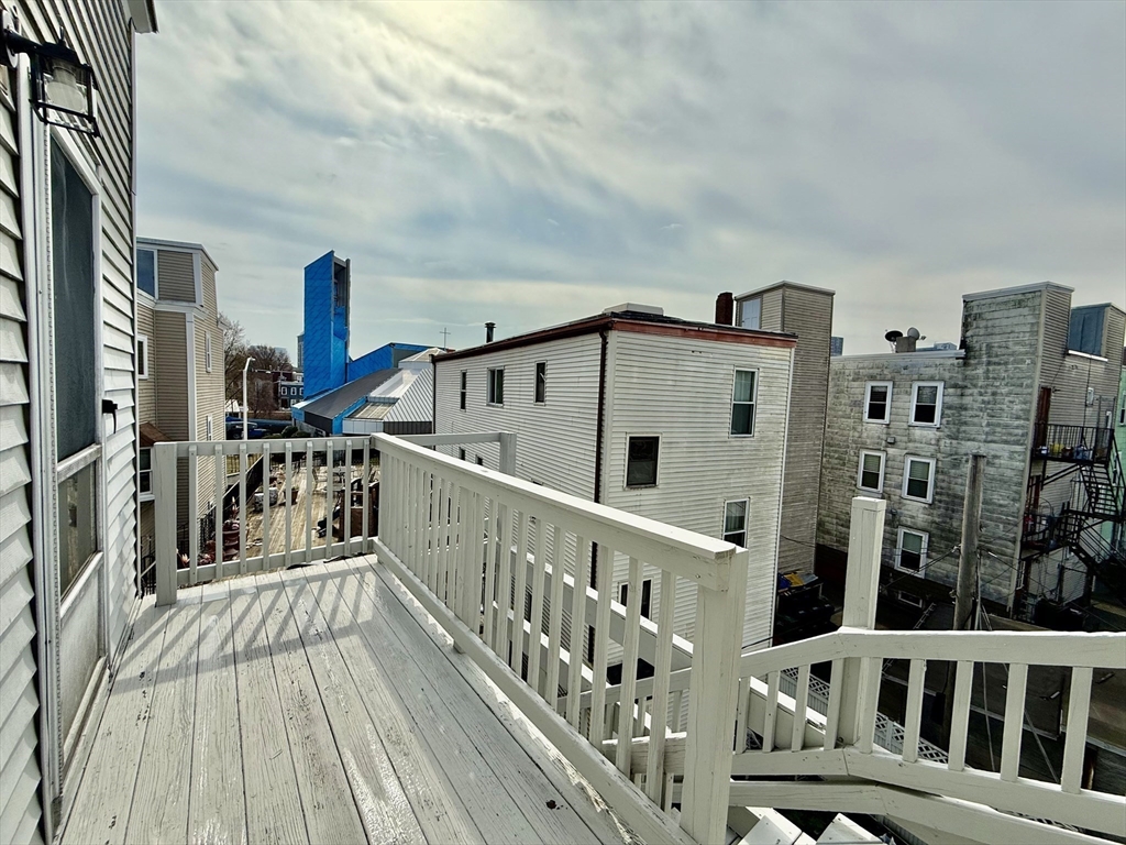 724 Cambridge St, Wellington-Harrington