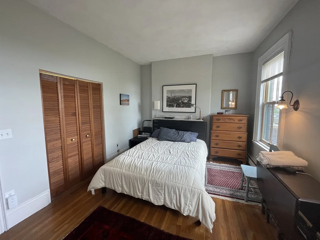 811 E Broadway, South Boston