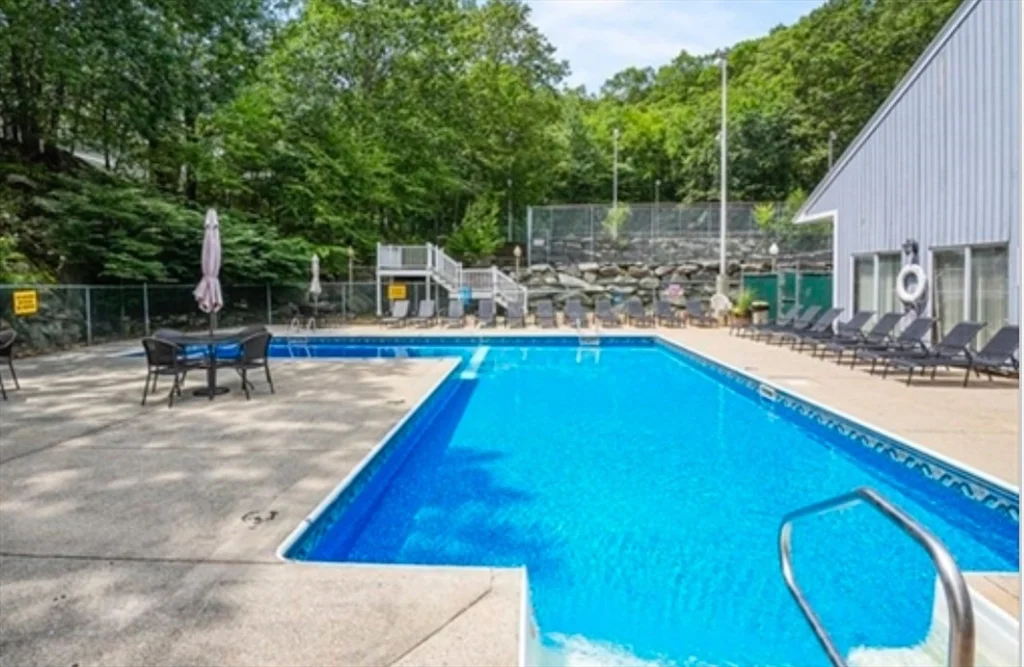 330 Sunderland Rd, Worcester