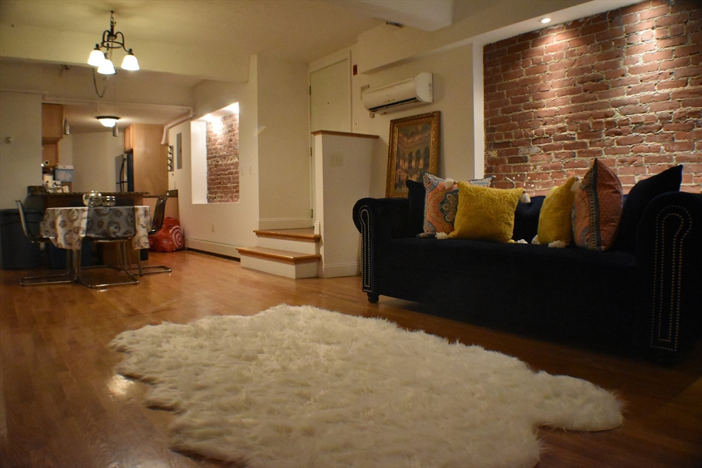 476 Columbus Ave, South End