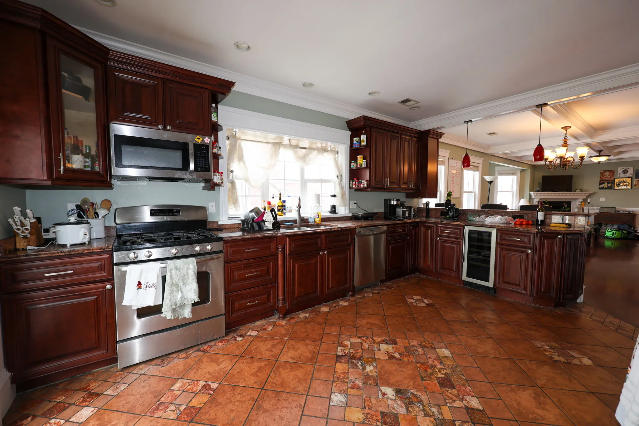 127 Nonantum St, Oak Square