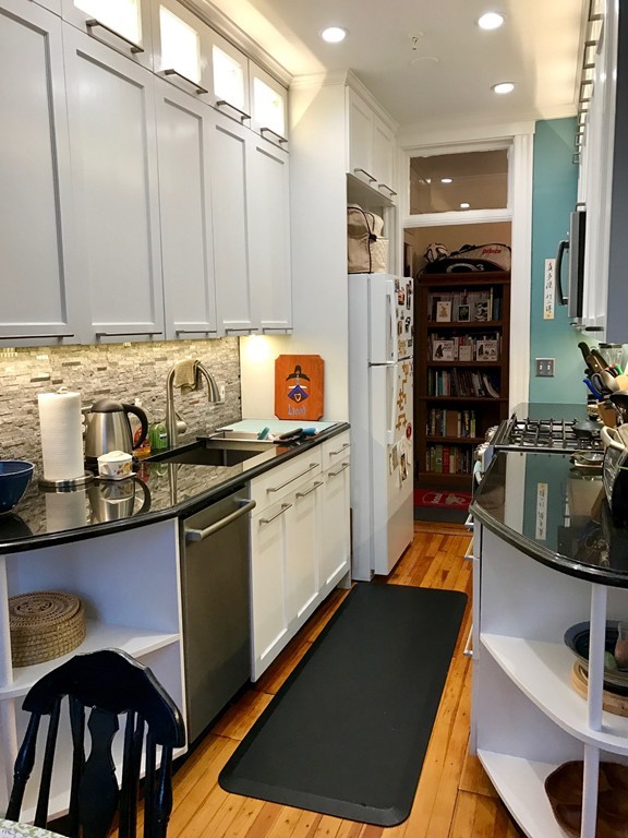 1949 Commonwealth Ave, Brighton