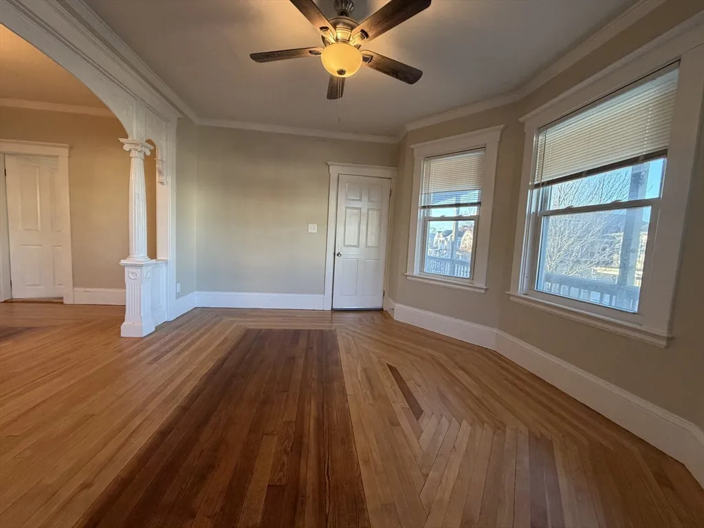 320 Wood St, New Bedford