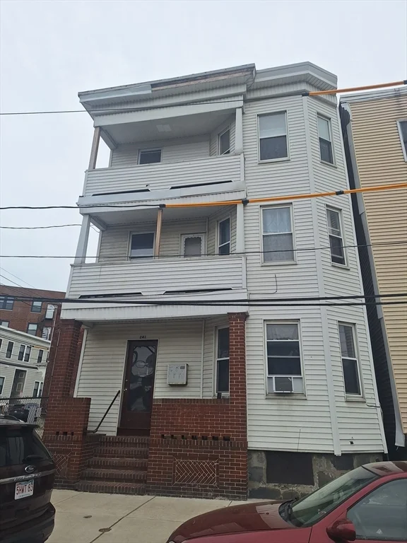 241 Walnut St, Chelsea