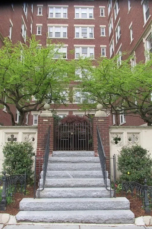 1450 Beacon, Coolidge Corner