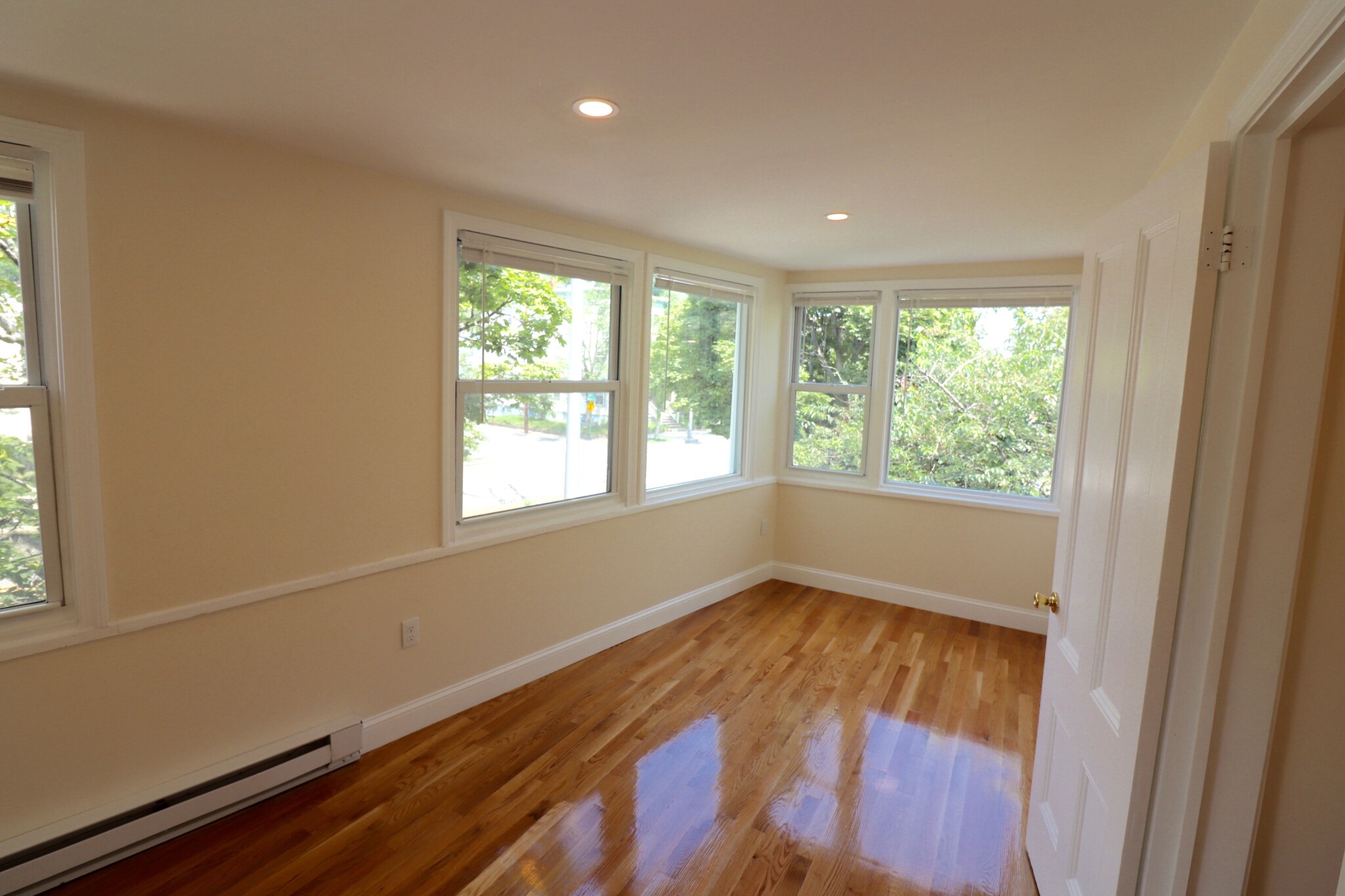 2572 Massachusetts Ave, North Cambridge