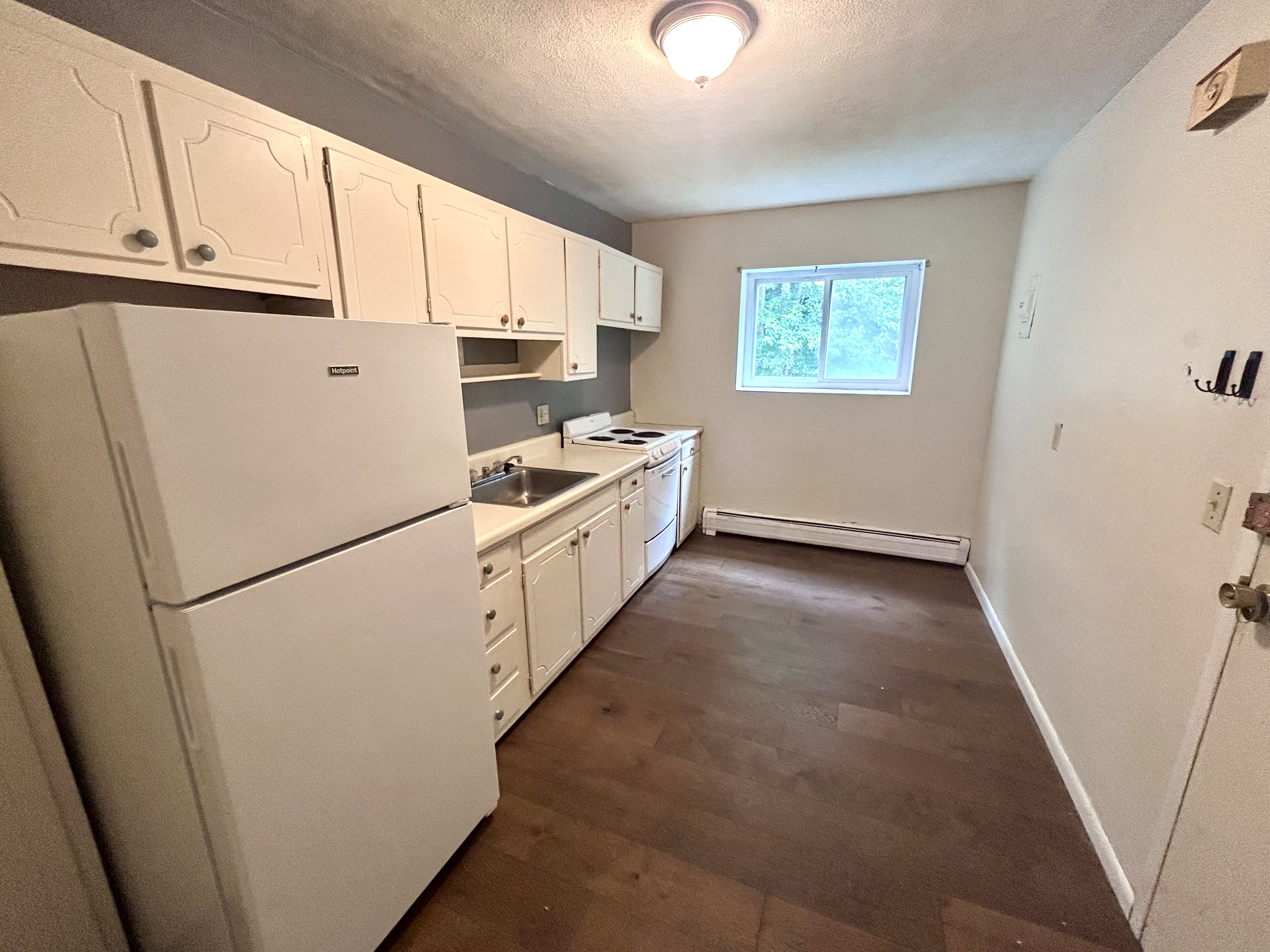 35 Westgate Rd, Chestnut Hill