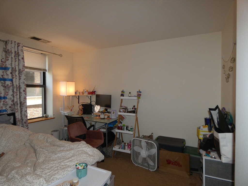 84 Gainsborough St, Fenway