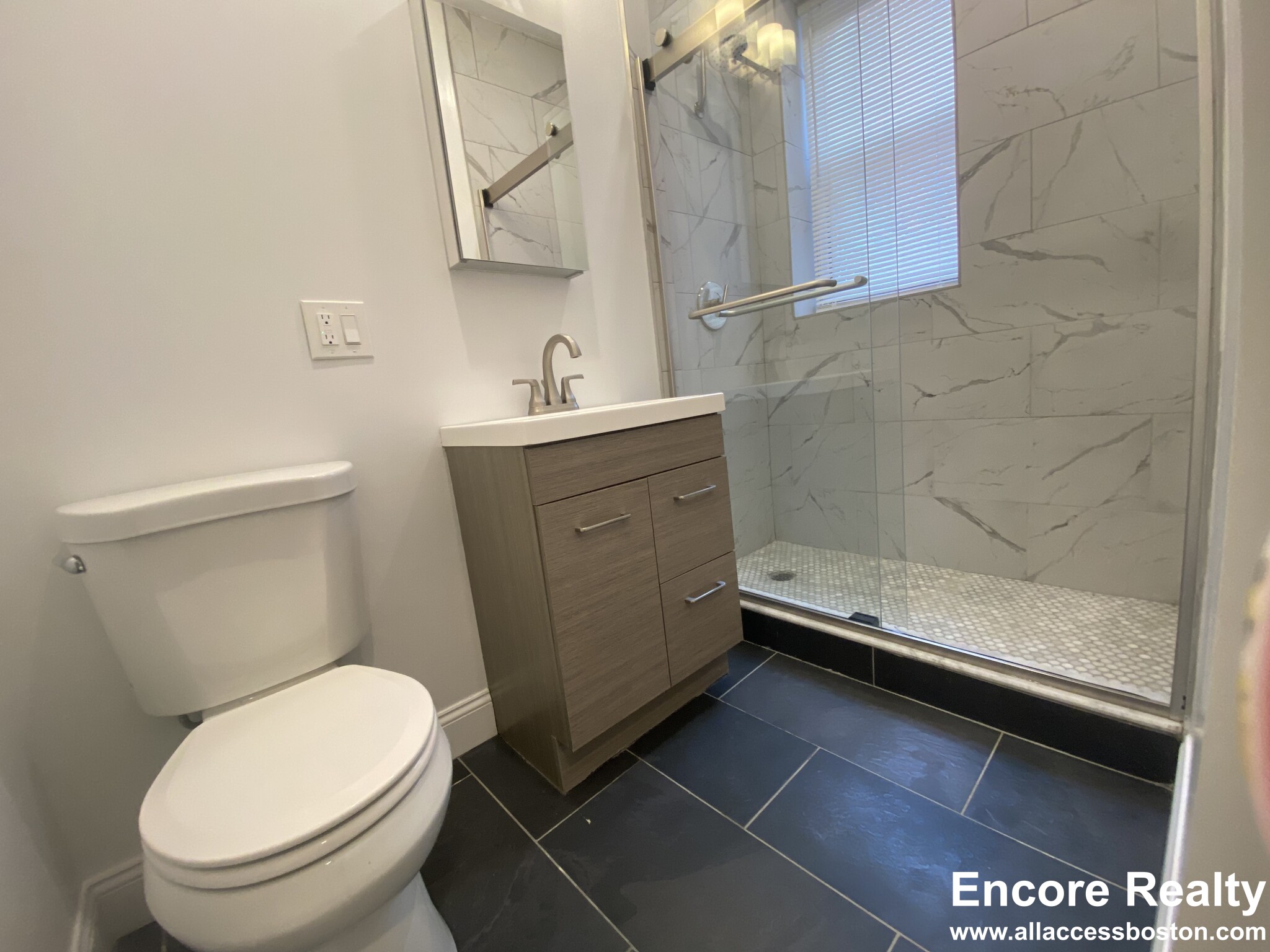 40 Queensberry St, Fenway