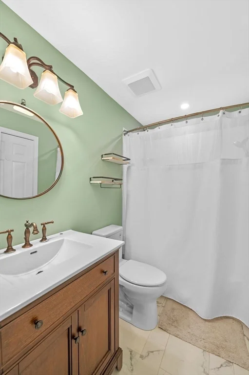 709 Gazebo Cir, Reading