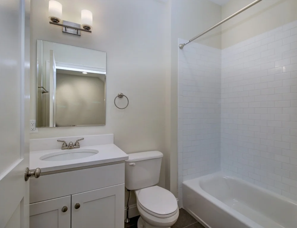 4 Kemp St, South Boston