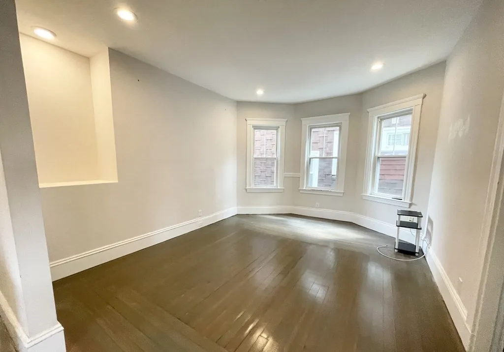 201 East Cottage, Dorchester