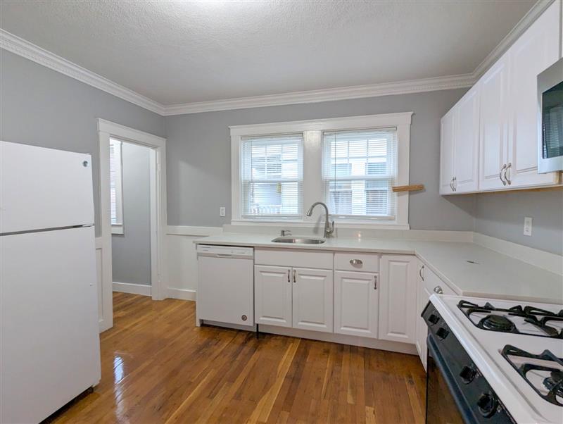 4 Edgar Ct, Winter Hill