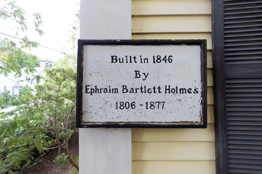 44 Russell St, Downtown