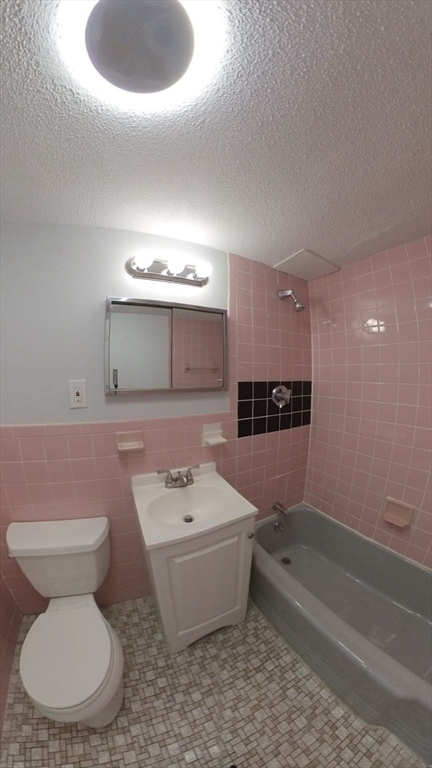 685 Moody St, Waltham