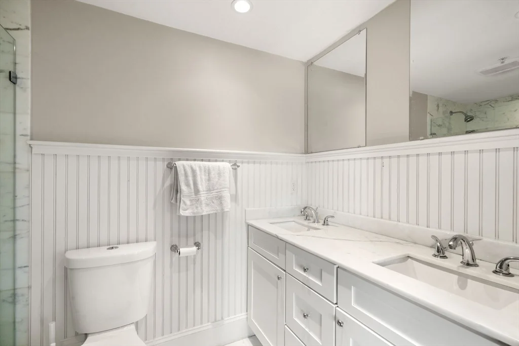 215 Athens St, South Boston