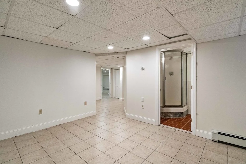 12 Summit Rd, Lexington