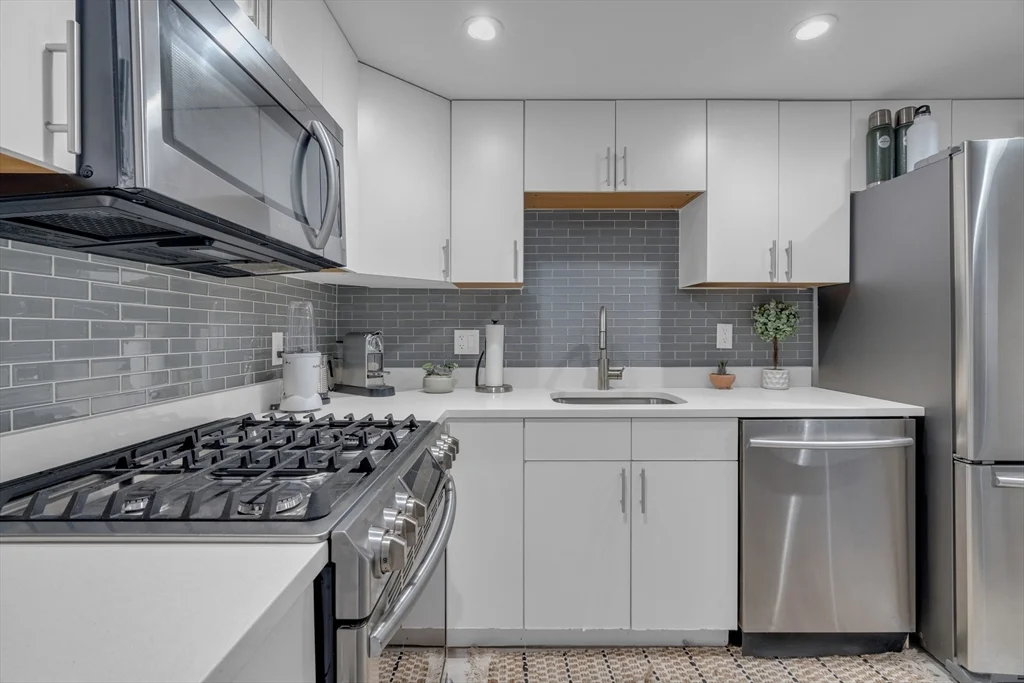 14 Auburn St, Charlestown