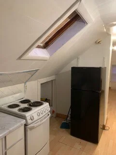 17 Round Hill, Jamaica Plain