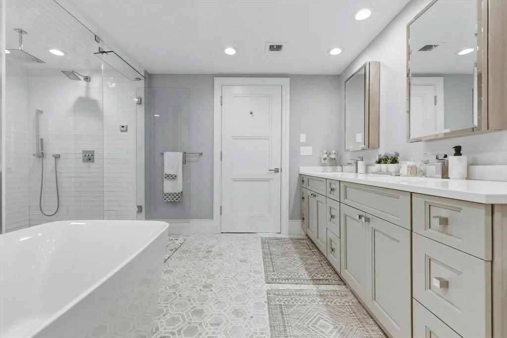 377 W 1st St, South Boston