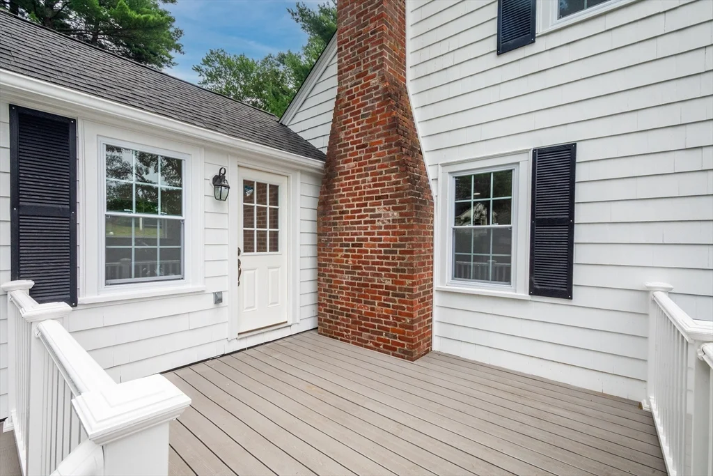 951 Main St, Lynnfield