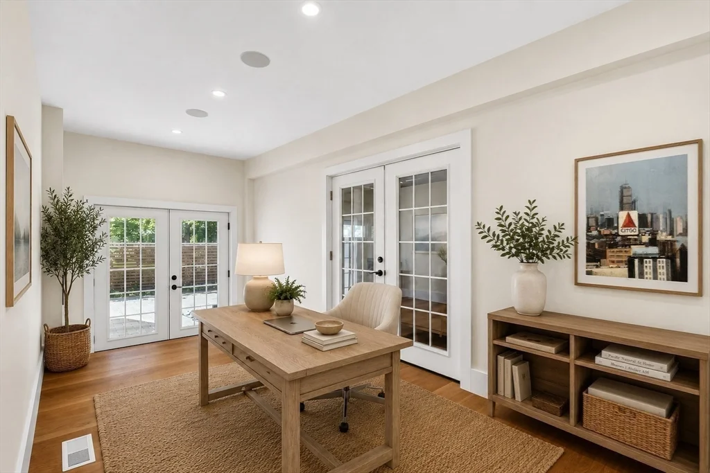59 Fresh Pond Ln, West Cambridge