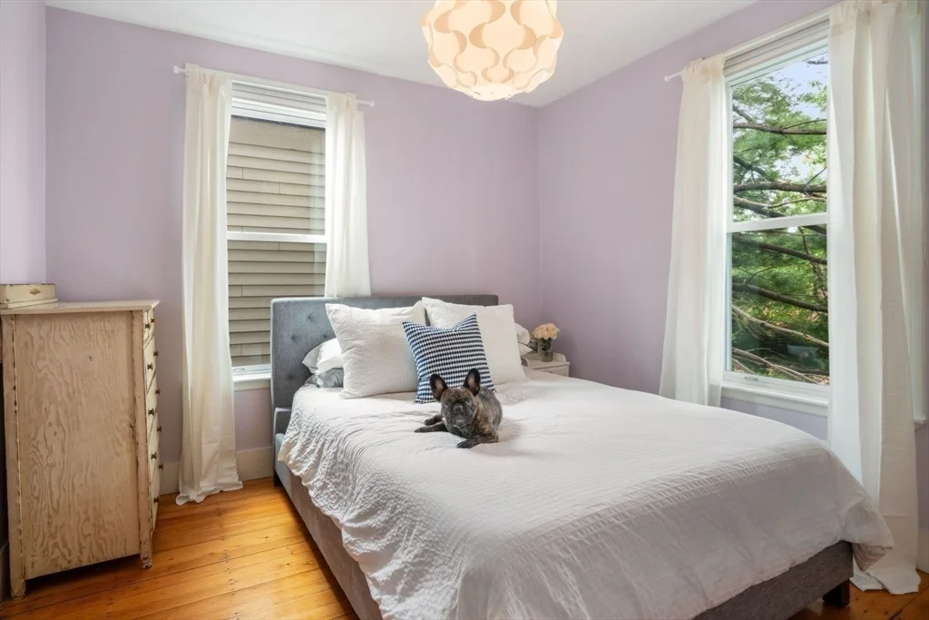 30 Oak St, Charlestown