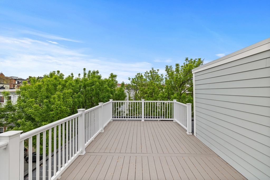 80 Everett St, East Boston