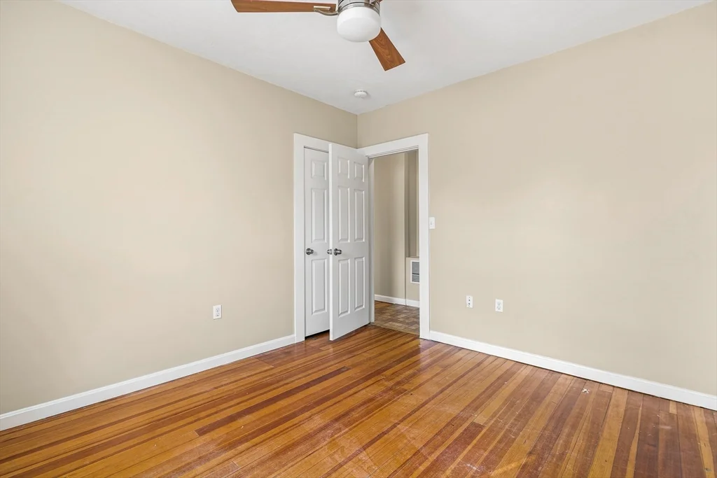 18 St Clair St, East Lynn