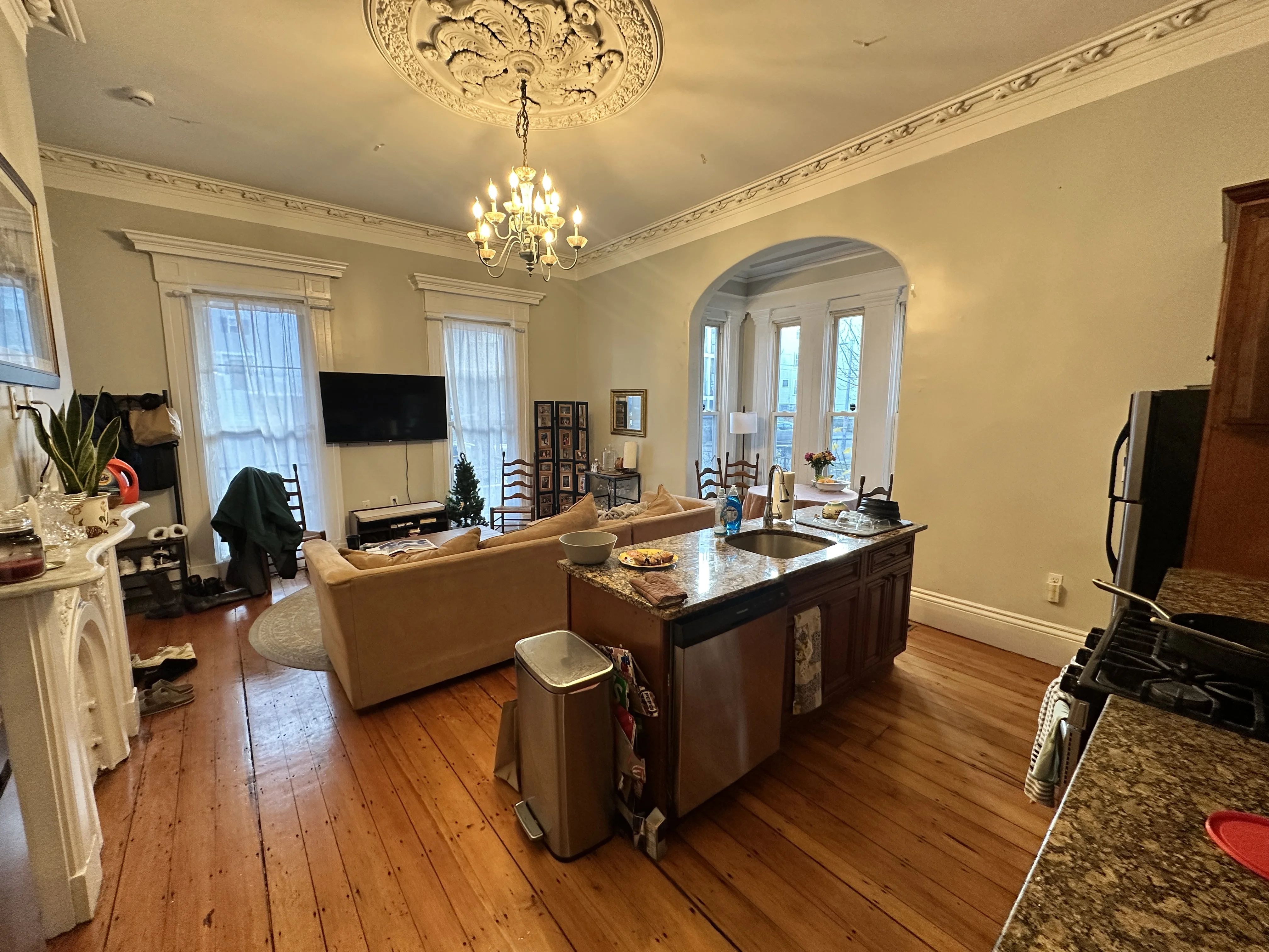 135 Hillside St, Mission Hill