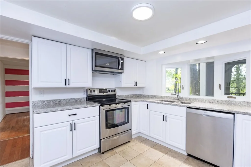 17 Boulder Rd, North Lexington